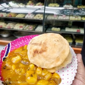 kachori at Nandalal sweets manicktala